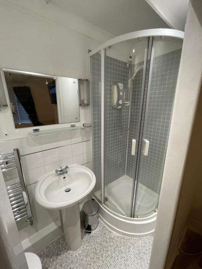 Alder En-Suites Self-Catering With Private Shower 1 南安普敦 外观 照片