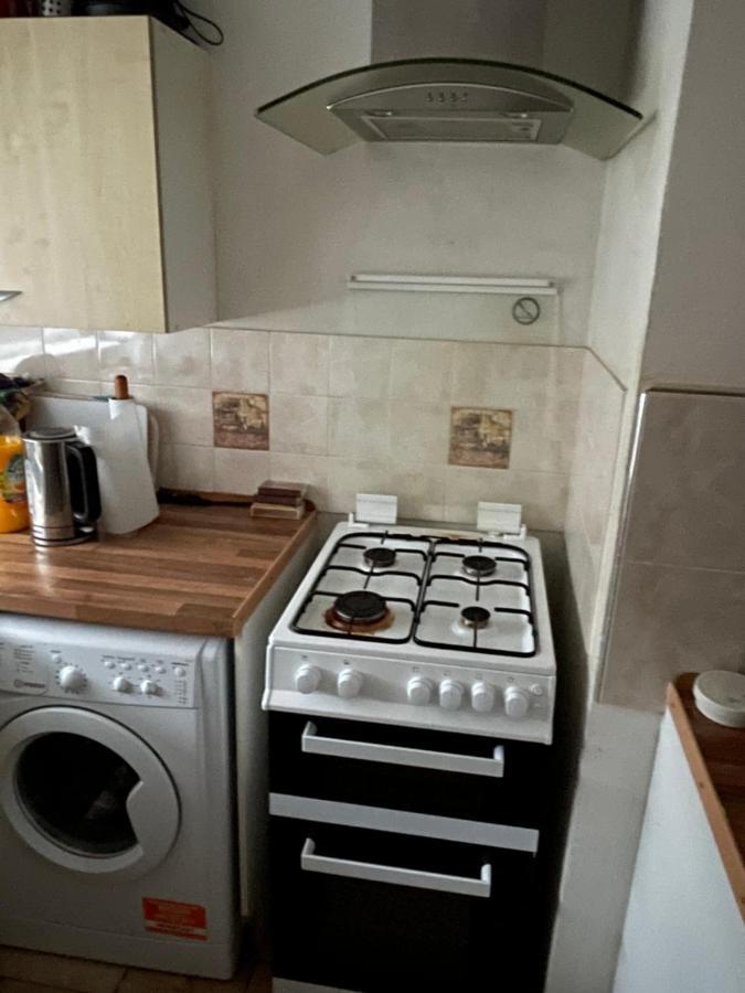 Alder En-Suites Self-Catering With Private Shower 1 南安普敦 外观 照片