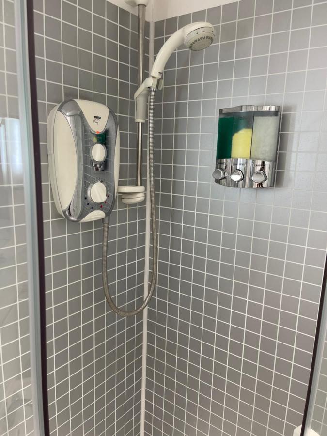 Alder En-Suites Self-Catering With Private Shower 1 南安普敦 外观 照片