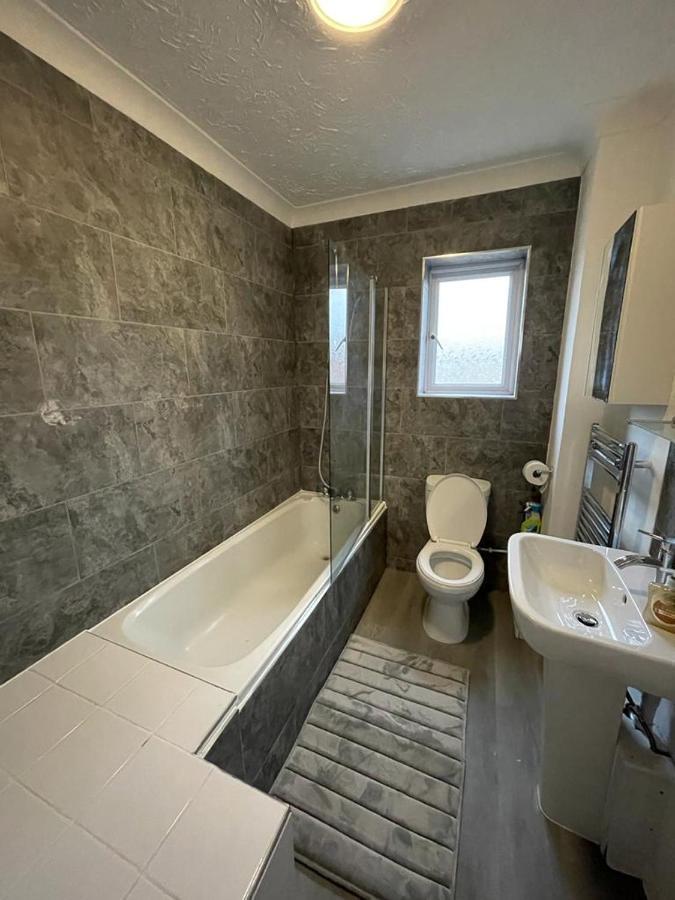 Alder En-Suites Self-Catering With Private Shower 1 南安普敦 外观 照片