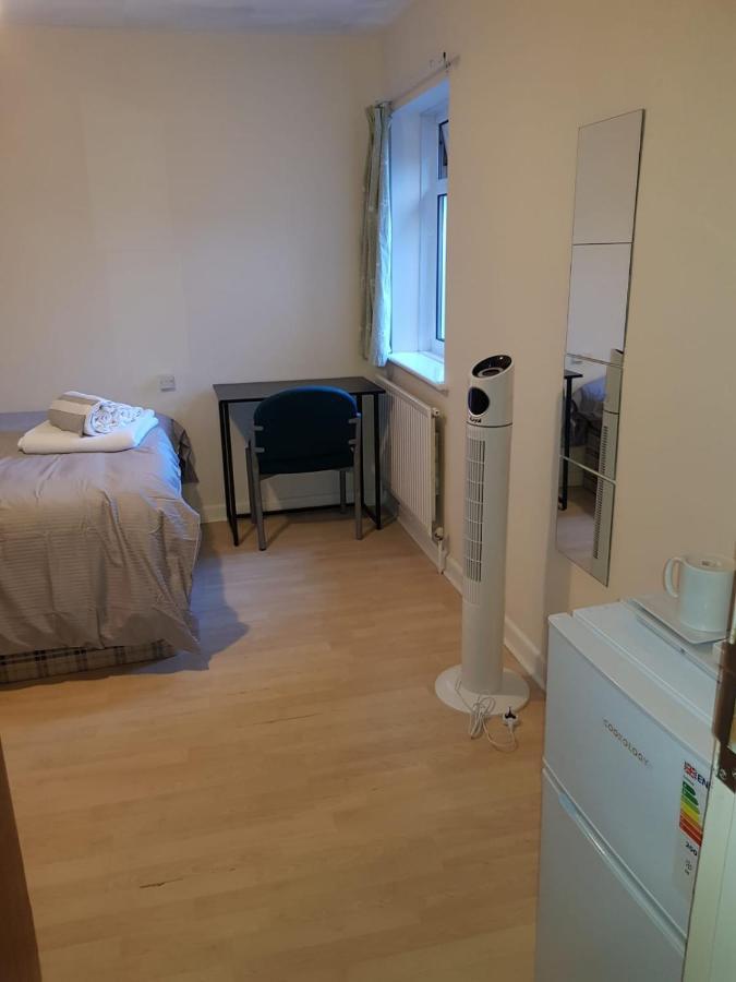 Alder En-Suites Self-Catering With Private Shower 1 南安普敦 外观 照片